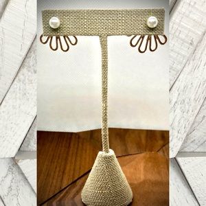 (NWOT)Chic Gold Toned & Pearl Jacket Stud Earring